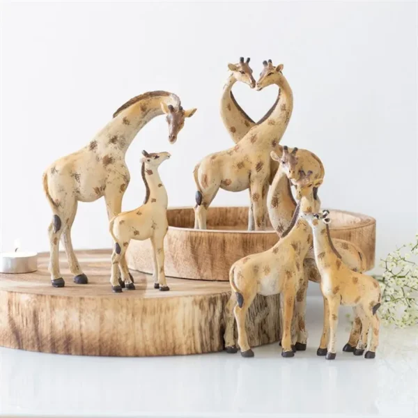 S03720708_14.webp Giraffe Family Ornament