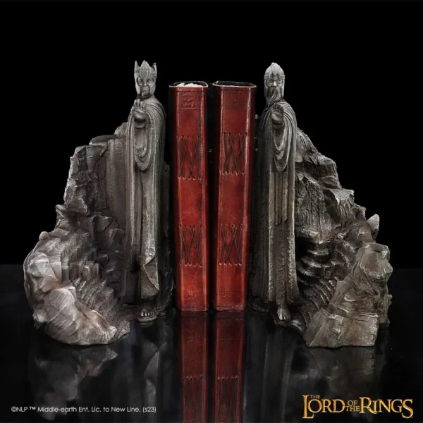 Lord Of The Rings Argonath Bookends Resin Gray - Detailed Statues Detailed gray Argonath bookends holding red books from The Lord of the Rings series.