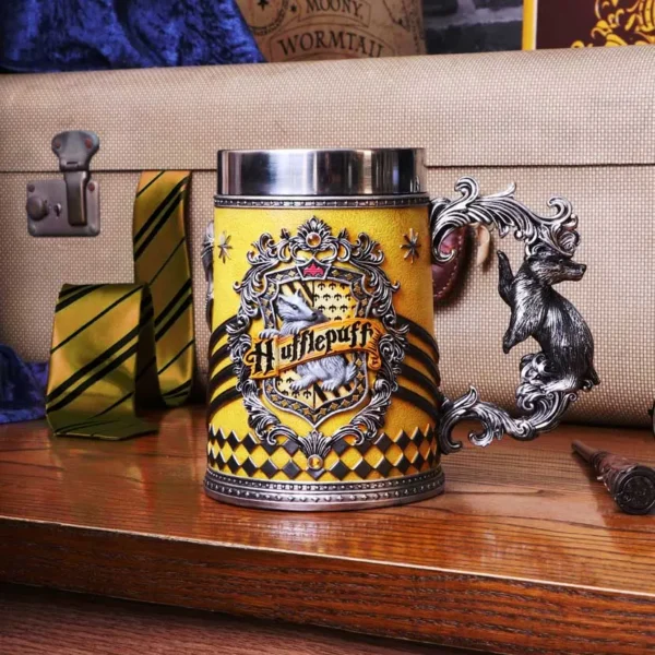 b5610t1-7.webp Harry Potter Hufflepuff Collectible Tankard 15.5cm