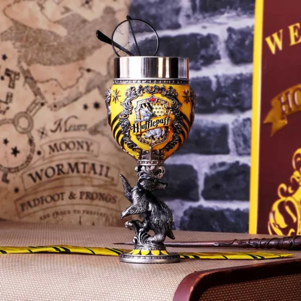 b5611t1-7.webp Harry Potter Hufflepuff Collectible Goblet 19.5cm