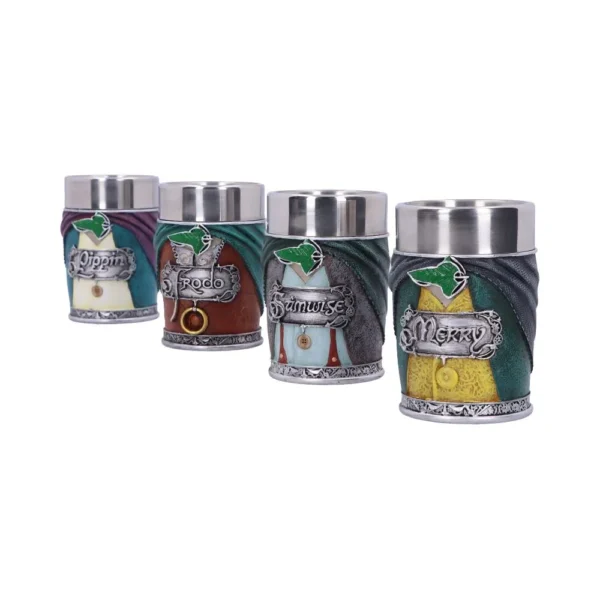 Lord Of The Rings Hobbit Tankard Set Metal Resin Collectible Four decorative *Lord of the Rings* hobbit-themed tankards representing Frodo, Sam, Merry, and Pippin.