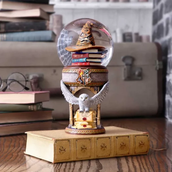 b5959v2-7.webp Harry Potter First Day at Hogwarts Snow Globe