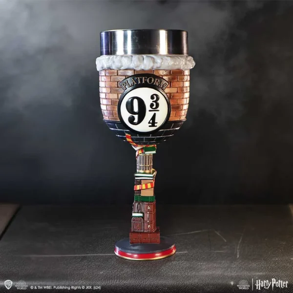 b6668b24-7.webp Harry Potter Platform 9 3/4 Collectible Goblet