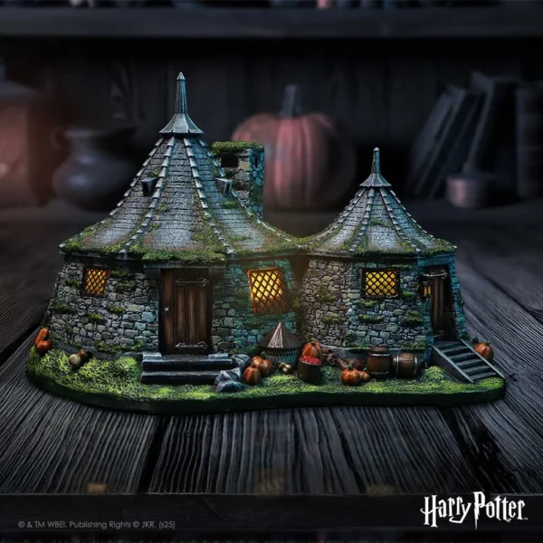 b7238c25-7.webp Harry Potter Hagrids Hut Light up Figurine 20cm