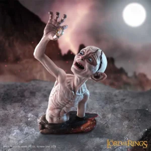 Lord of the Rings Gollum Bust. Gollum gray resin statue holding the One Ring over a dark Mount Doom landscape.