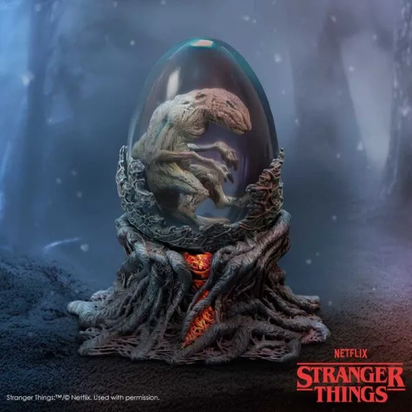 b7467a26-7.webp Stranger Things Demodog Box 16cm